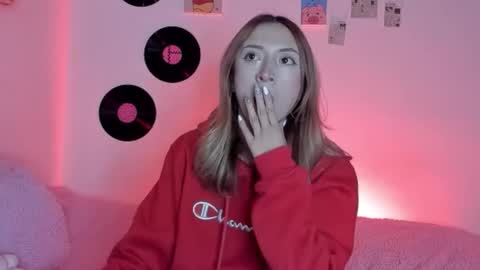 Sophie online show from 10/19/25, 05:30