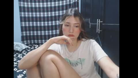 Snapshot of sophie_cutexx chatting on 02/07/25, 03:45 sophie online show from 02/07/25, 03:45