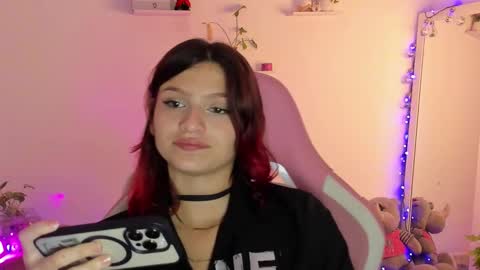 Snapshot of sophie_dolly_ chatting on 01/11/25, 08:54 sophie doll online show from 01/11/25, 08:54