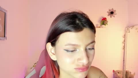 Snapshot of sophie_dolly_ chatting on 01/15/25, 10:24 sophie doll online show from 01/15/25, 10:24