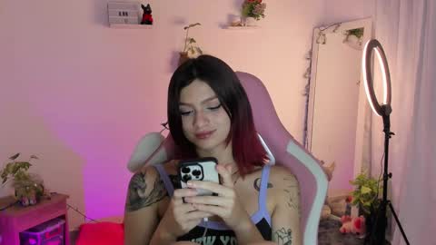 Snapshot of sophie_dolly_ chatting on 01/16/25, 09:19 sophie doll online show from 01/16/25, 09:19