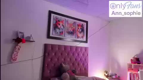Snapshot of sophie_dolly_ chatting on 09/23/25, 02:53 sophie doll online show from 09/23/25, 02:53