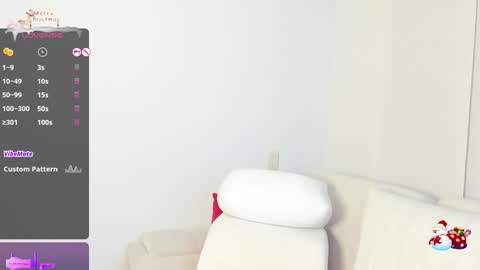 Snapshot of sophie_evanss_ chatting on 12/29/24, 11:08 online show from 12/29/24, 11:08