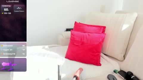 Snapshot of sophie_evanss_ chatting on 03/09/25, 09:03 online show from 03/09/25, 09:03