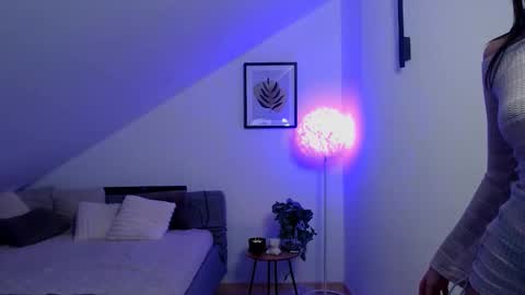 Sophie online show from 11/11/25, 05:57