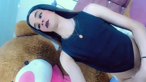 Snapshot of sophie_miaa chatting on 02/01/25, 05:37 sophie_miaa online show from 02/01/25, 05:37