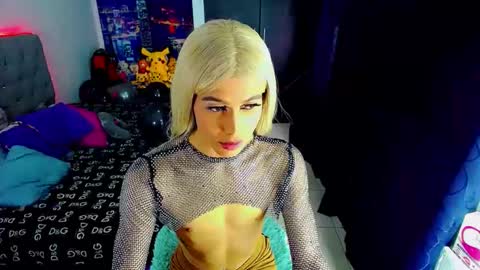 sophie_vall online show from 11/08/25, 07:01
