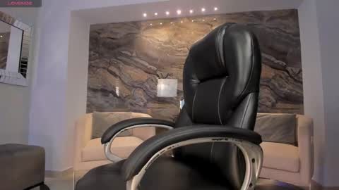 Sophie online show from 11/13/25, 12:09