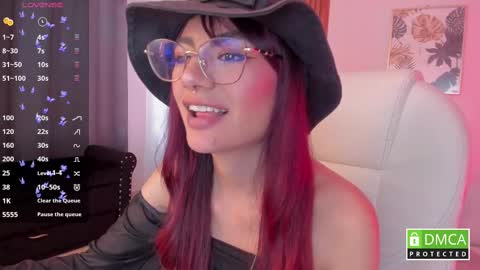   Sophie  IG sophiecherry es   online show from 10/04/25, 09:57