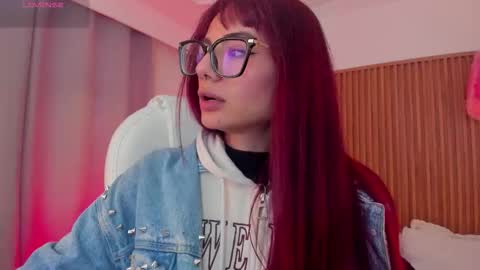   Sophie  IG sophiecherry es   online show from 11/04/25, 09:47