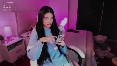 Snapshot of sophiecornett chatting on 10/14/25, 12:33 online show from 10/14/25, 12:33