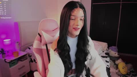 Snapshot of sophiecornett chatting on 10/30/25, 04:30 online show from 10/30/25, 04:30