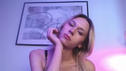 sophiediamond_x online show from 10/19/25, 10:27
