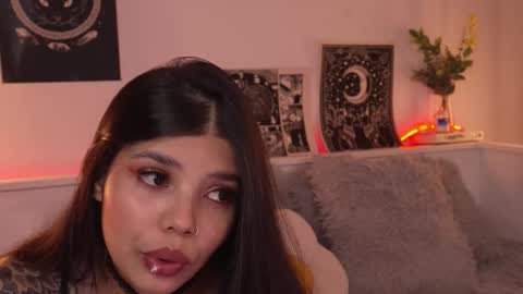 Snapshot of sophiee_art chatting on 11/22/25, 11:15 Sophiee online show from 11/22/25, 11:15