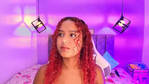 Snapshot of sophiee_velvet chatting on 09/24/25, 12:41 online show from 09/24/25, 12:41