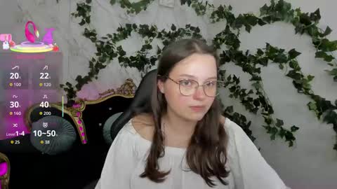Snapshot of sophieedreams chatting on 09/24/25, 12:52 sophieedreams online show from 09/24/25, 12:52
