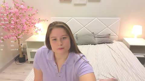 Snapshot of sophieee_lee chatting on 12/06/24, 11:00 Sophie online show from 12/06/24, 11:00
