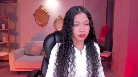 Sophie Houston online show from 11/12/25, 04:13