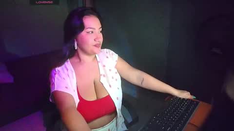 sophiejuicy_ online show from 10/26/25, 03:45