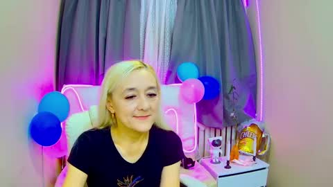 Snapshot of sophiekittyy chatting on 10/02/25, 06:31 sophiekittyy online show from 10/02/25, 06:31