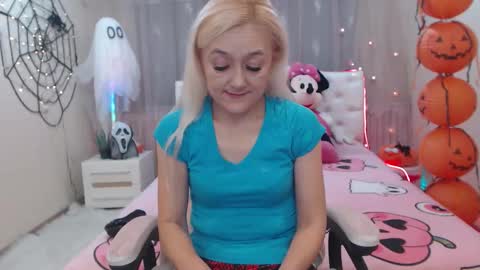 Snapshot of sophiekittyy chatting on 10/11/25, 06:45 sophiekittyy online show from 10/11/25, 06:45