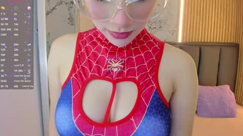 Sophie  online show from 10/09/25, 12:47