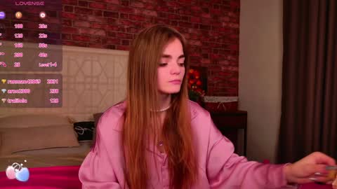 Snapshot of sophiesuvi chatting on 12/28/24, 04:52 Sophie and my bestie Mandy online show from 12/28/24, 04:52