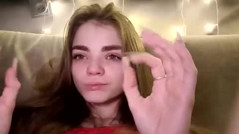 Snapshot of sophiesuvi chatting on 01/02/25, 02:54 Sophie and my bestie Mandy online show from 01/02/25, 02:54
