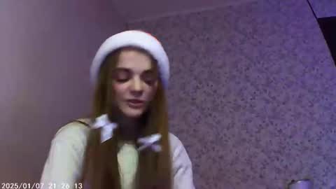 Snapshot of sophiesuvi chatting on 01/06/25, 11:09 Sophie and my bestie Mandy online show from 01/06/25, 11:09