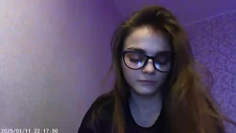 Snapshot of sophiesuvi chatting on 01/11/25, 12:01 Sophie and my bestie Mandy online show from 01/11/25, 12:01