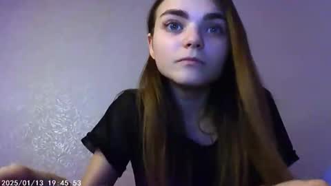 Snapshot of sophiesuvi chatting on 01/12/25, 09:29 Sophie and my bestie Mandy online show from 01/12/25, 09:29