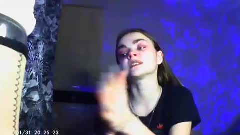 Snapshot of sophiesuvi chatting on 01/30/25, 10:08 Sophie and my bestie Mandy online show from 01/30/25, 10:08