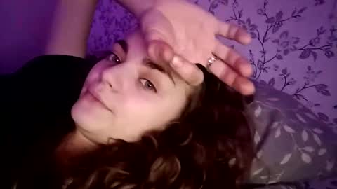 Snapshot of sophiesuvi chatting on 02/08/25, 03:00 Sophie and my bestie Mandy online show from 02/08/25, 03:00