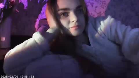 Snapshot of sophiesuvi chatting on 03/08/25, 09:51 Sophie and my bestie Mandy online show from 03/08/25, 09:51