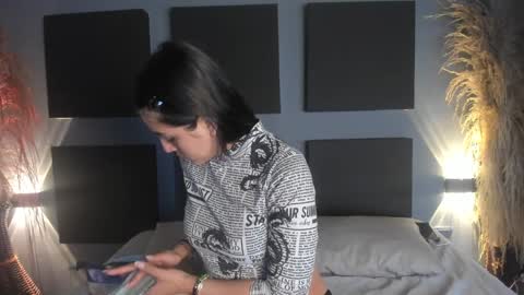 SOPHY ROGERS online show from 02/06/25, 11:54