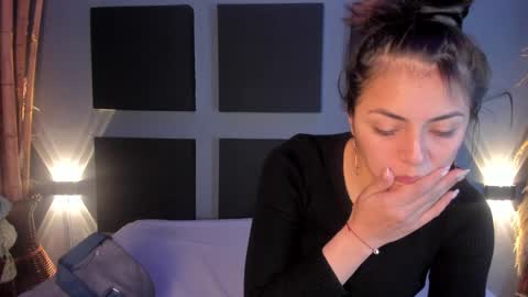 SOPHY ROGERS online show from 02/08/25, 11:55