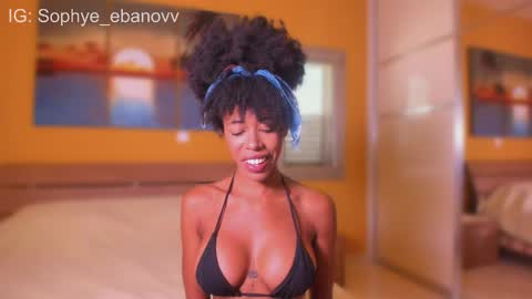 Snapshot of sophye_ebanov chatting on 10/21/25, 06:14 SEE U HERE OF online show from 10/21/25, 06:14