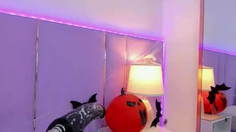 Sophy online show from 10/28/25, 12:09