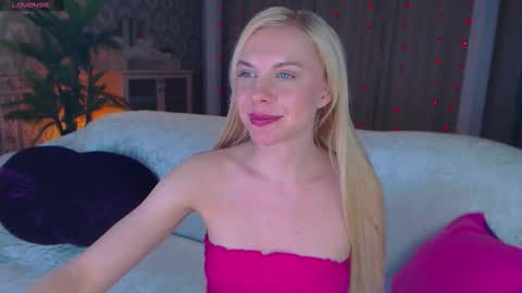 Lisa online show from 11/12/25, 08:59