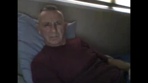 Snapshot of sox1957 chatting on 11/15/25, 07:54 sox1957 online show from 11/15/25, 07:54