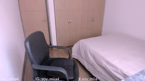 Snapshot of soy_miia chatting on 02/17/25, 07:42 MIA online show from 02/17/25, 07:42