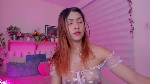 Snapshot of soy_sarah chatting on 02/11/25, 09:53 Sarah Valentina online show from 02/11/25, 09:53