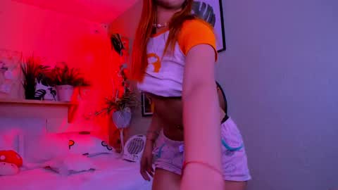 Snapshot of soy_sarah chatting on 02/26/25, 10:15 Sarah Valentina online show from 02/26/25, 10:15