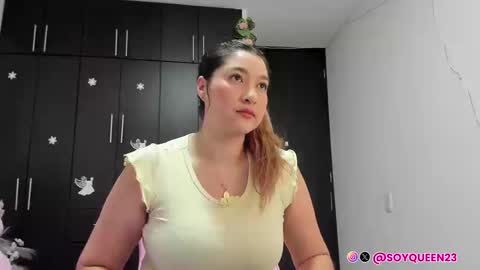 Snapshot of soyqeen chatting on 09/10/25, 04:56 SoyQueen online show from 09/10/25, 04:56