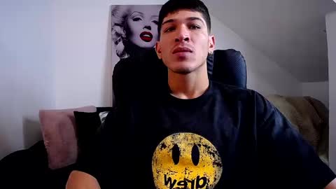 Snapshot of soyraydimarco_ chatting on 12/27/24, 03:15 RayDimarco independent model online show from 12/27/24, 03:15