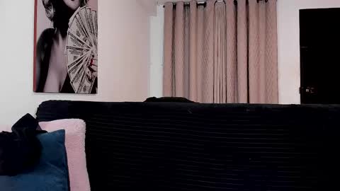 Snapshot of soyraydimarco_ chatting on 10/06/25, 11:57 RayDimarco independent model online show from 10/06/25, 11:57