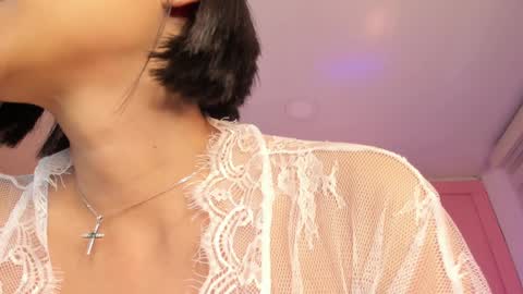 Snapshot of soysaraa_ chatting on 12/20/24, 10:49 Aleja online show from 12/20/24, 10:49