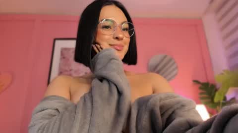Snapshot of soysaraa_ chatting on 02/21/25, 08:18 Aleja online show from 02/21/25, 08:18
