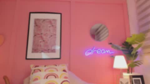 Snapshot of soysaraa_ chatting on 03/07/25, 10:56 Aleja online show from 03/07/25, 10:56