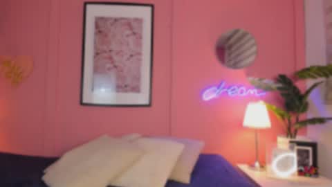 Snapshot of soysaraa_ chatting on 09/10/25, 06:13 Aleja online show from 09/10/25, 06:13